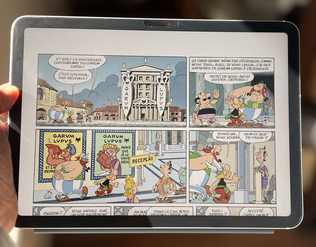 Extrait d'Astérix el Lusitanie sur un iPad en mode Paysage