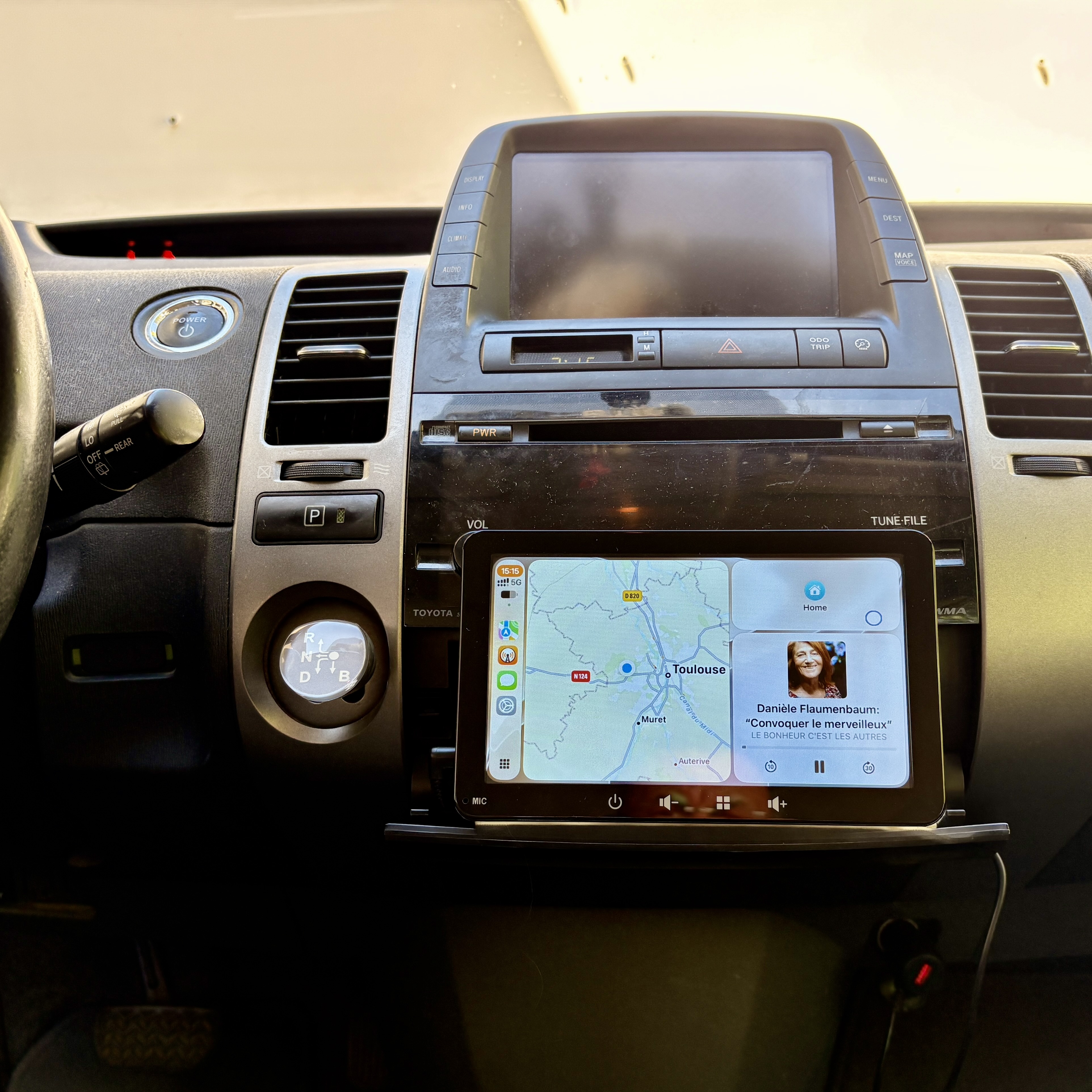 Pour 100 balles, j'ai rajeuni ma vieille bagnole d'au moins 10 ans (CarPlay)